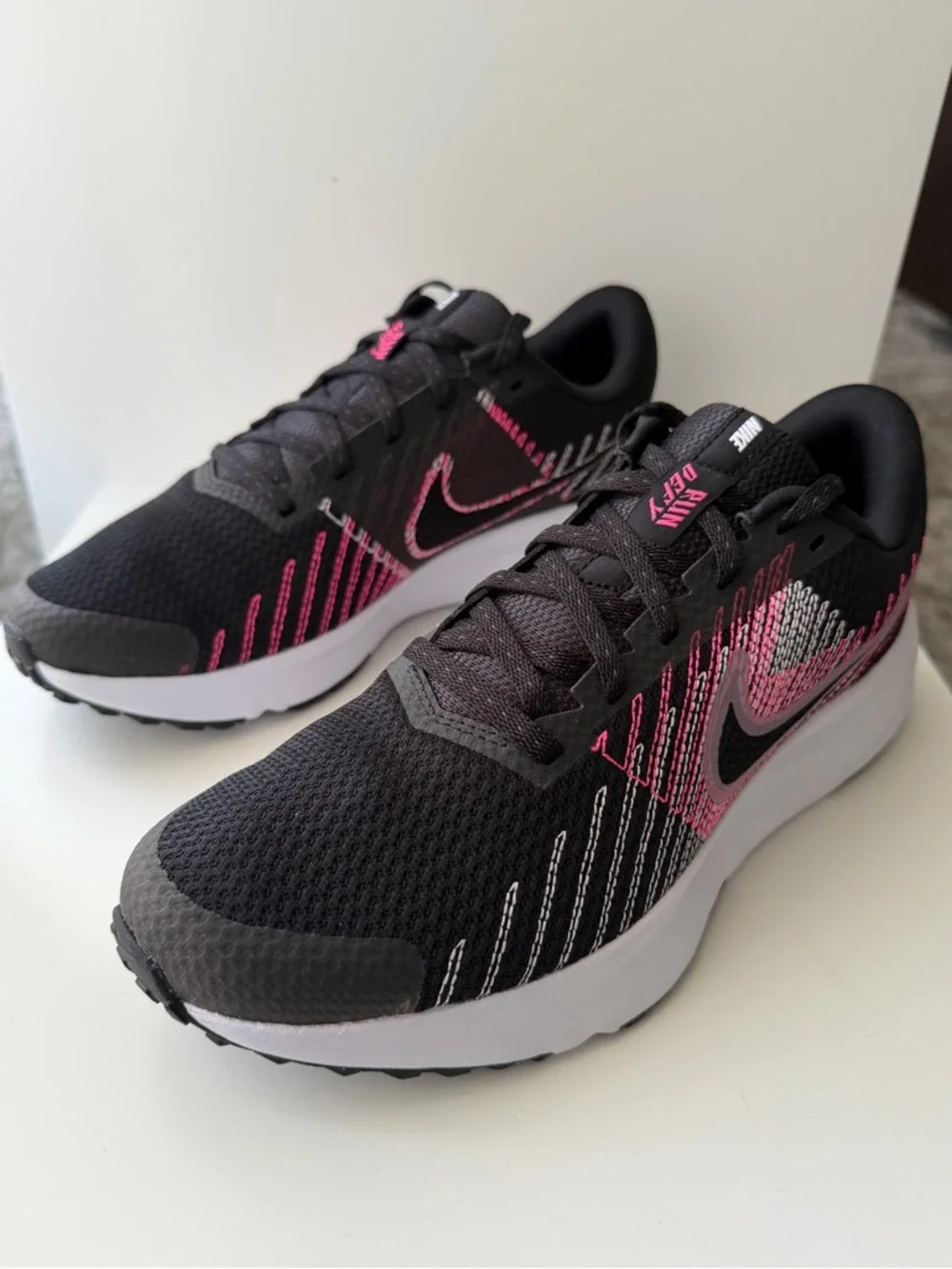 NIKE Womens Run Defy Running Shoes-Black Pink-Size 7.5-Lightweight Run Sneakers